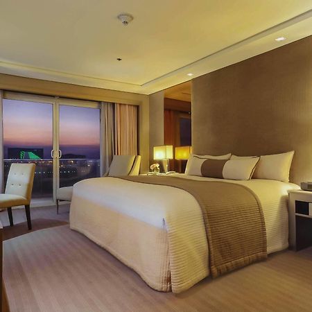 Midas Hotel And Casino Pasay Eksteriør bilde